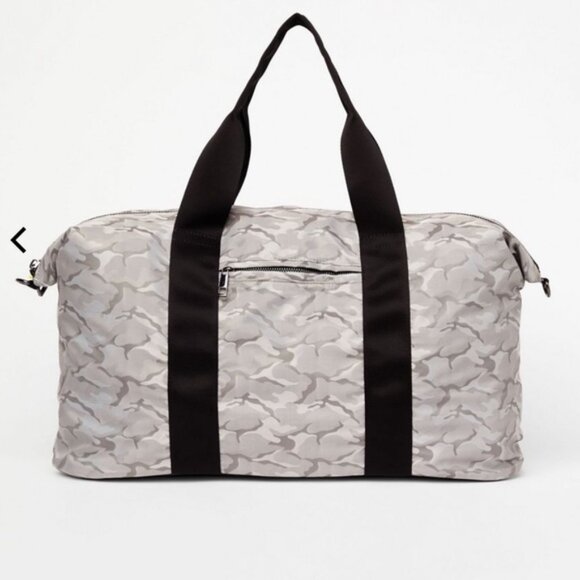 FABLETICS "The Destination Duffel" - Picture 1 of 12
